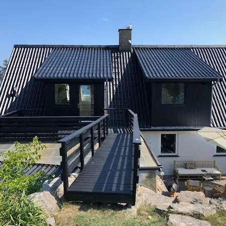 Idyllic House With Cliff Formations And Ocean View 別荘 アリンエ