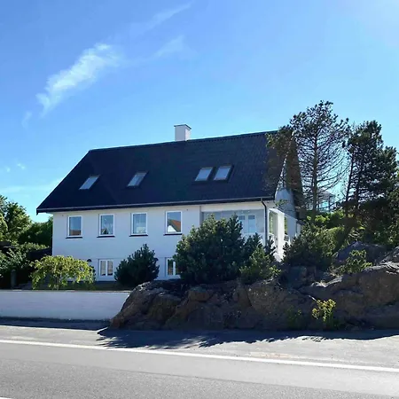 Idyllic House With Cliff Formations And Ocean View 別荘 アリンエ
